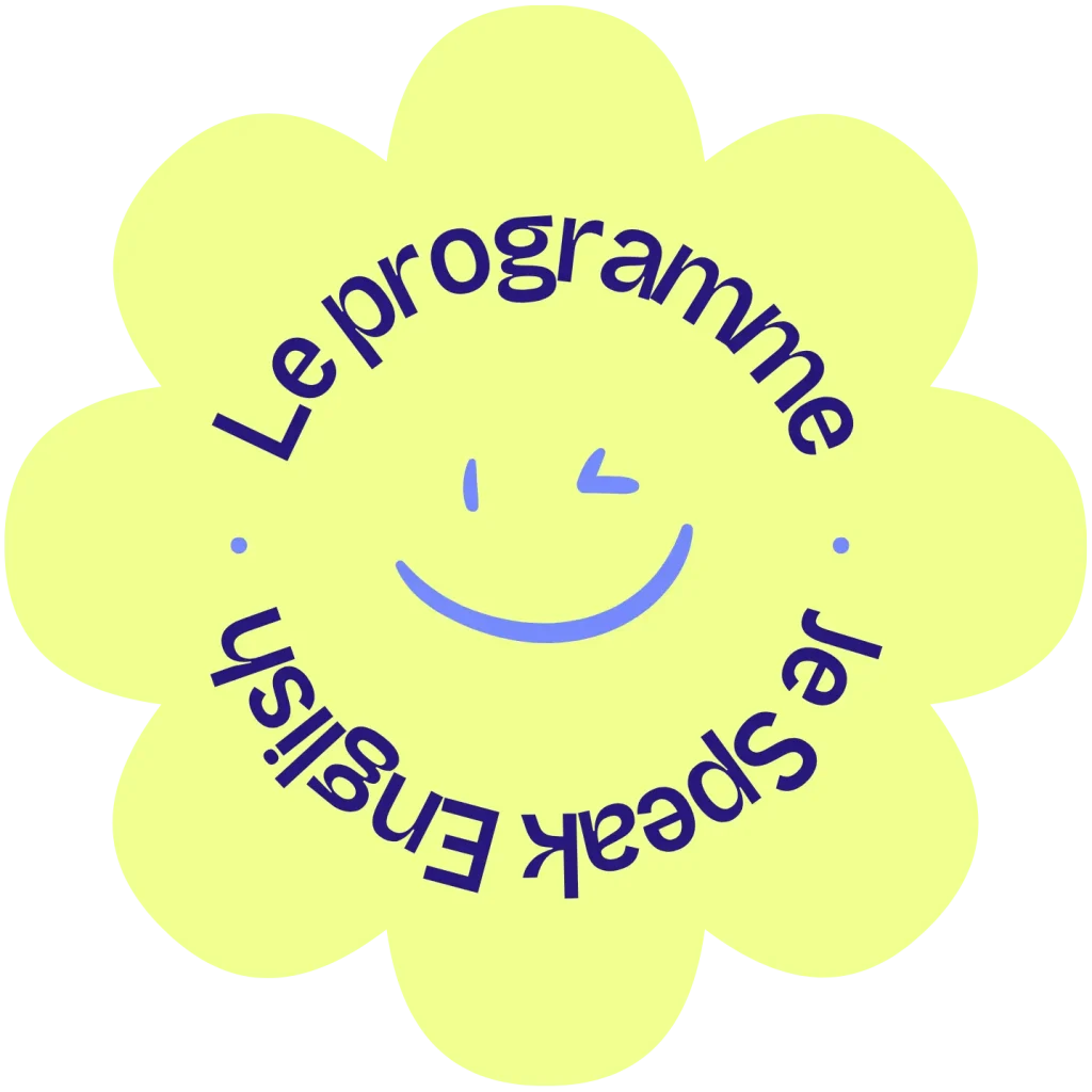 Petit tampon jaune rond en forme de fleur avec un smiley au centre et le nom de la marque en arc de cercle de chaque côté